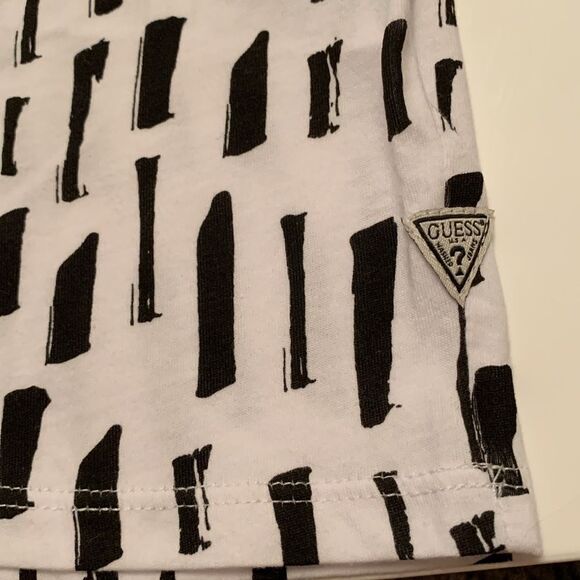 NWT Guess White and Red Short Sleeve Tee with Graphic Design Men’s Size L - Picture 5 of 7